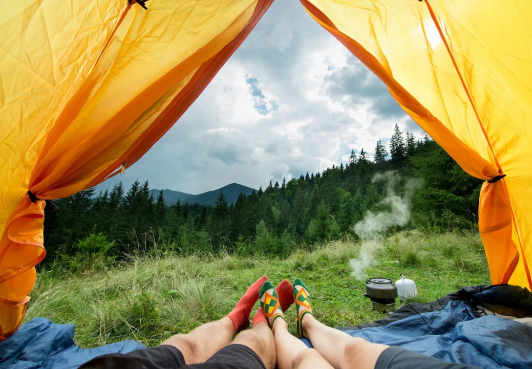 Секс в палатке с женой в лесу
