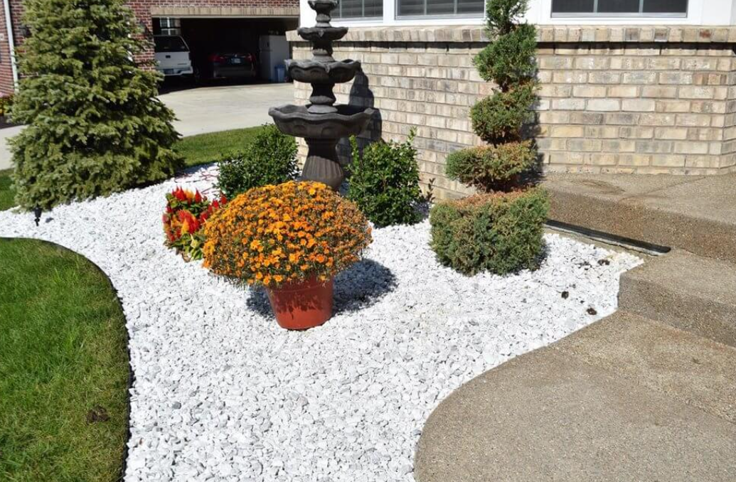 Мраморная крошка в ландшафтном дизайне: расход на 1 м2, белая крошка и цветная в саду — укладка и фото